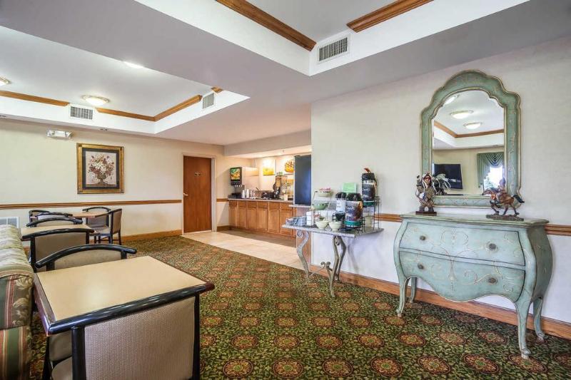 Rodeway Inn South image