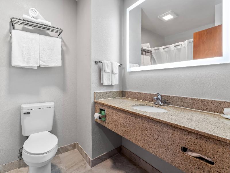 2 Queen Beds, Suite, Nonsmoking