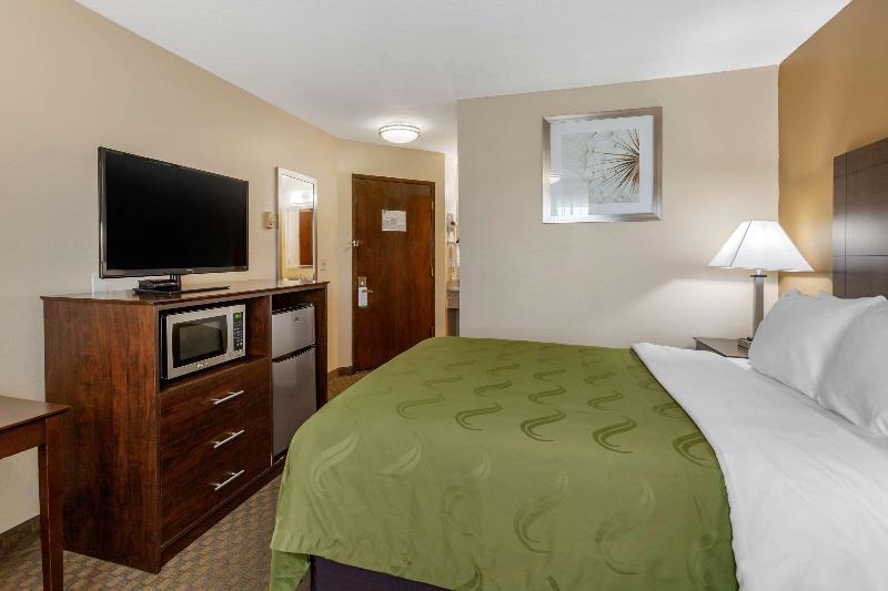 Quality Inn image 7