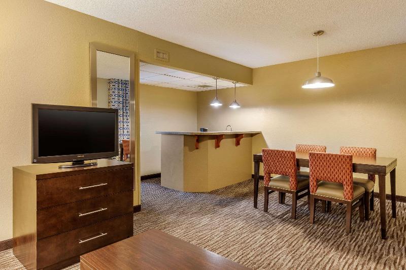 Suburban Studios Arlington Heights - Elk Grove image