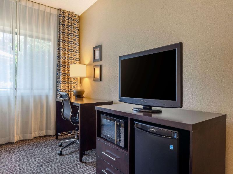 Suburban Studios Arlington Heights - Elk Grove image
