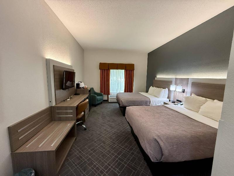 Quality Inn & Suites East Troy I-43 image