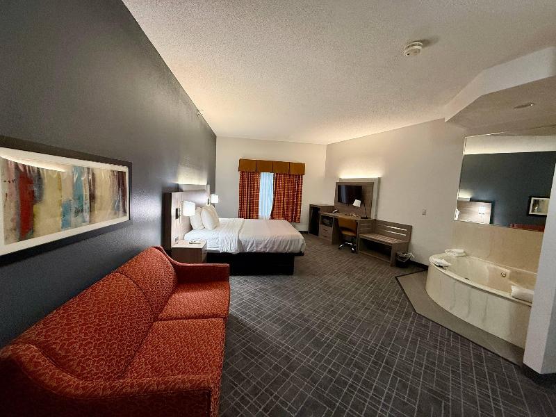 Quality Inn & Suites East Troy I-43 image