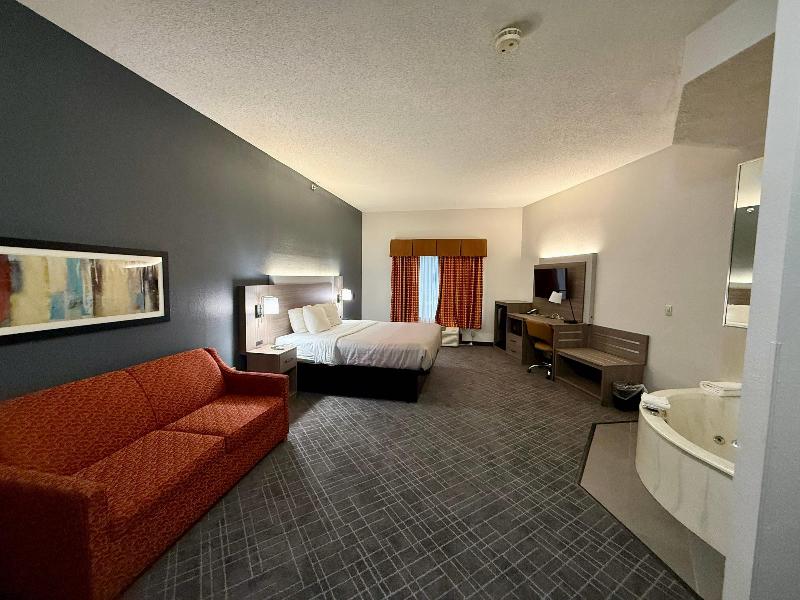 Quality Inn & Suites East Troy I-43 image