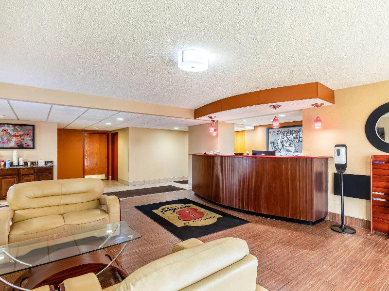 Super 8 By Wyndham Sturtevant/Racine image