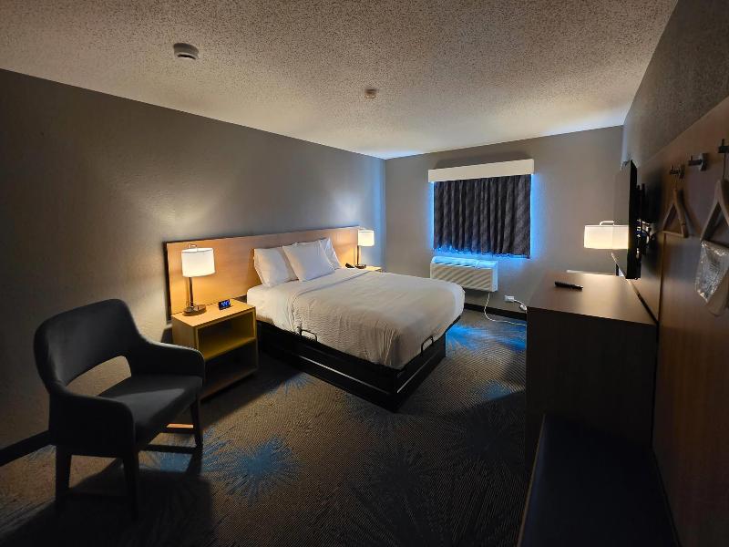 Days Inn by Wyndham Waukegan image