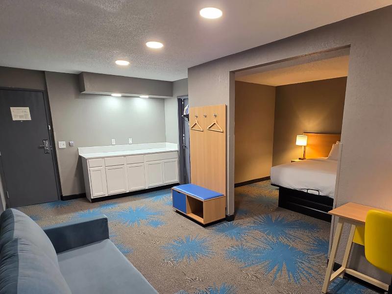 Days Inn by Wyndham Waukegan image