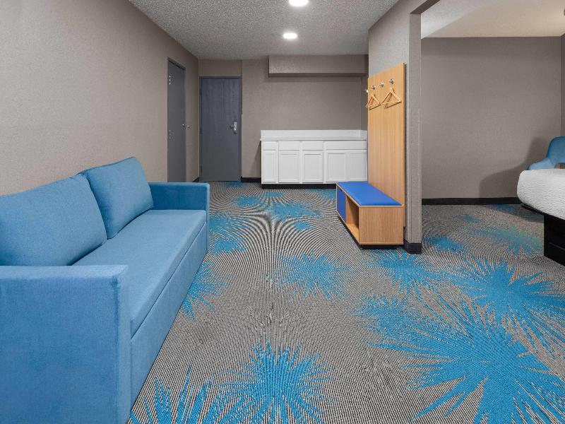 Days Inn by Wyndham Waukegan image