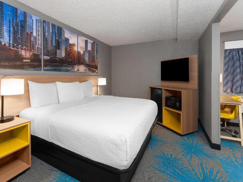 Days Inn by Wyndham Waukegan image