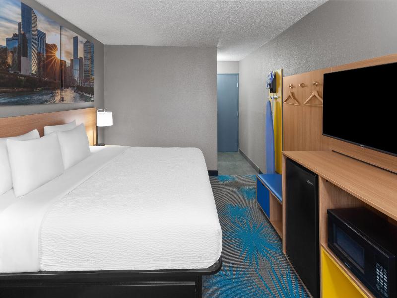 Days Inn by Wyndham Waukegan image
