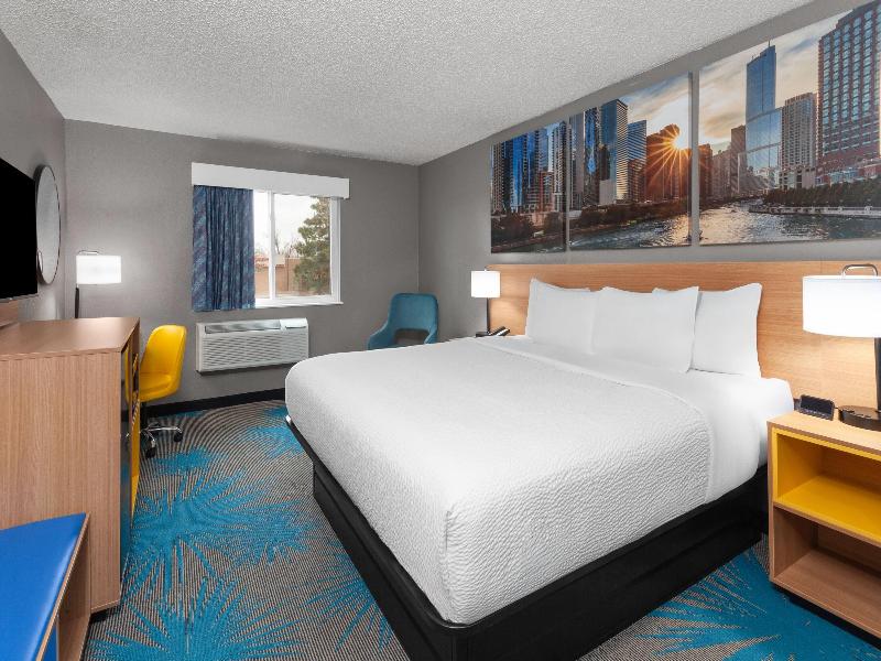 Days Inn by Wyndham Waukegan image