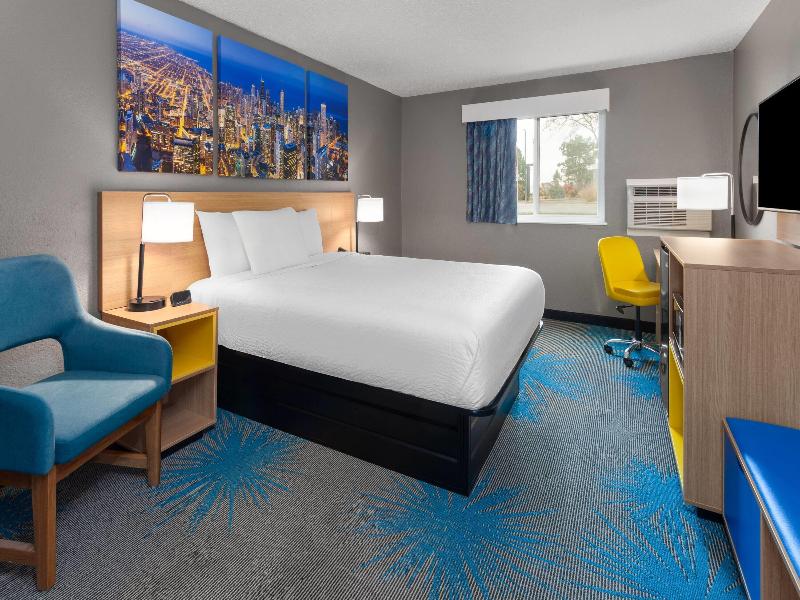Days Inn by Wyndham Waukegan image