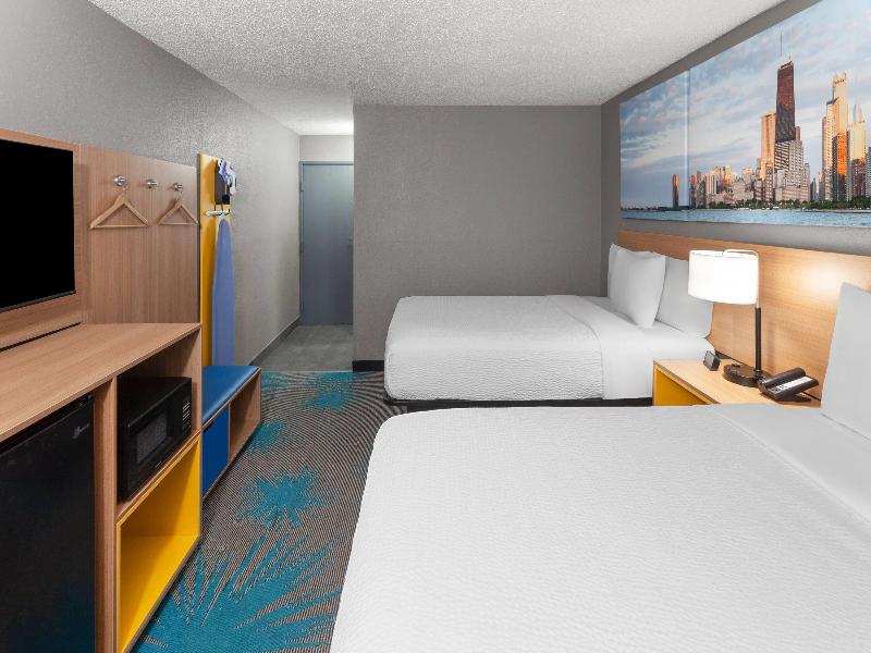 Days Inn by Wyndham Waukegan image