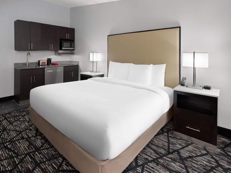Hawthorn Extended Stay by Wyndham Chambersburg image