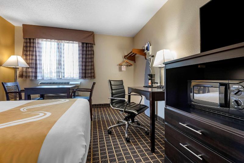 Quality Inn & Suites Warren image