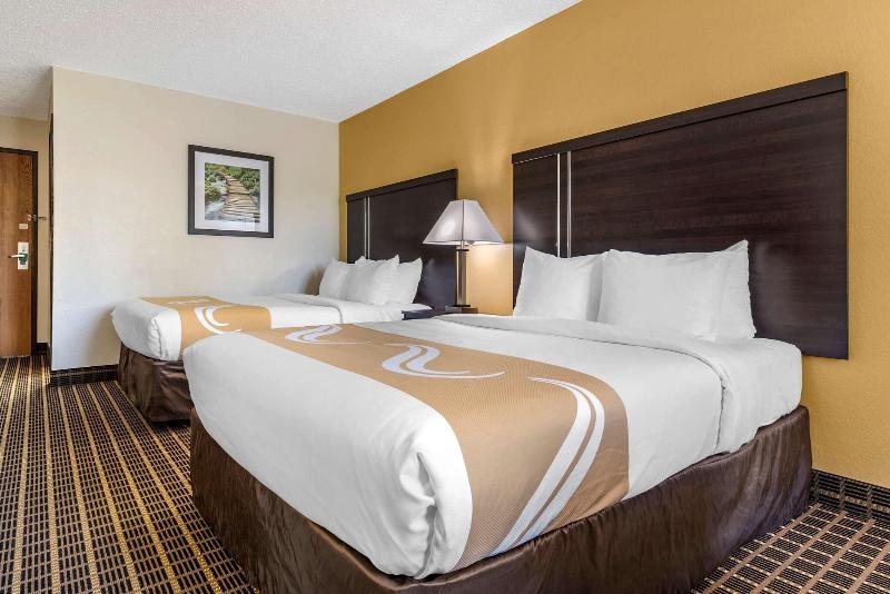 Quality Inn & Suites Warren image