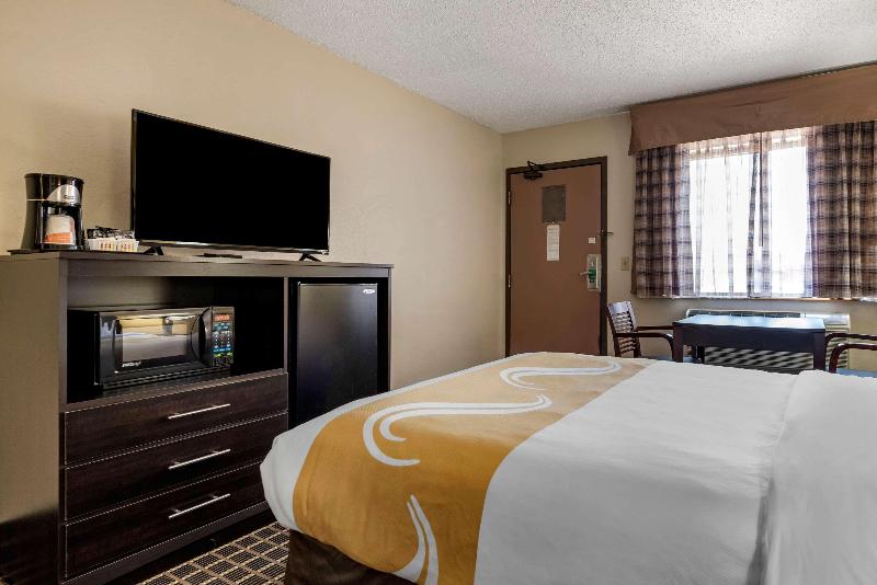 Quality Inn & Suites Warren image