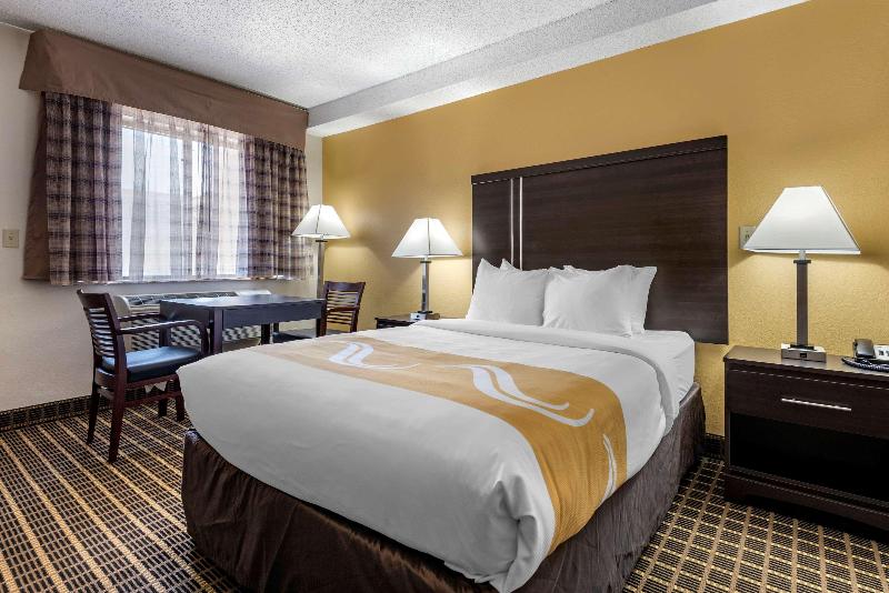 Quality Inn & Suites Warren image