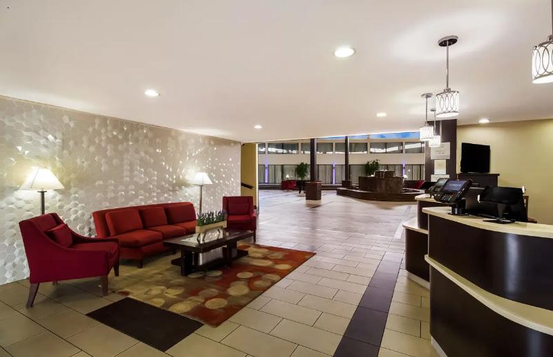 Clarion Pointe Lake Jackson - Clute image