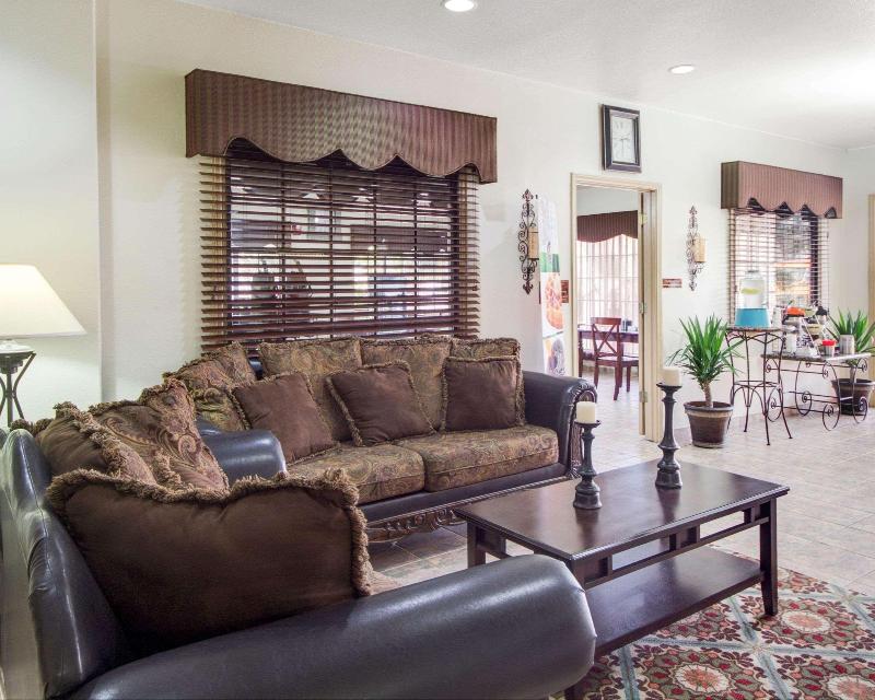 Quality Inn & Suites La Puerta image