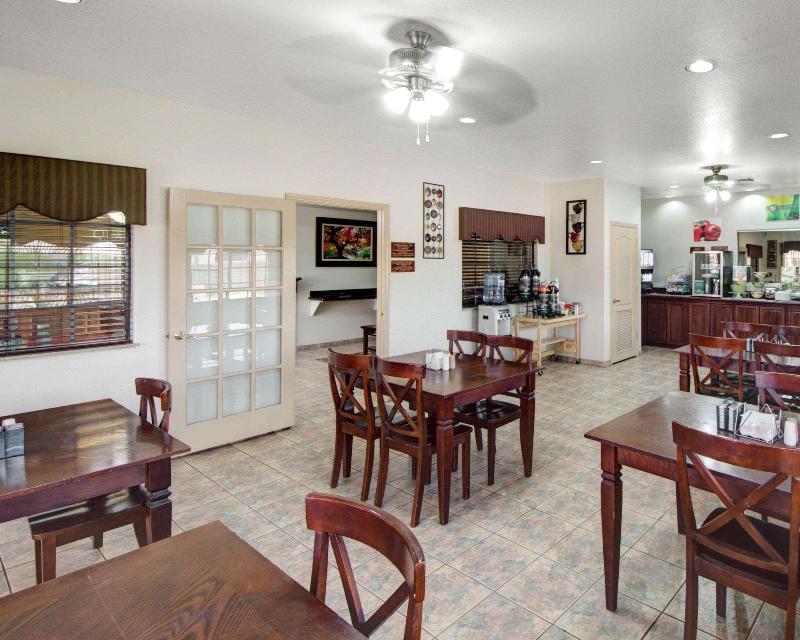 Quality Inn & Suites La Puerta image