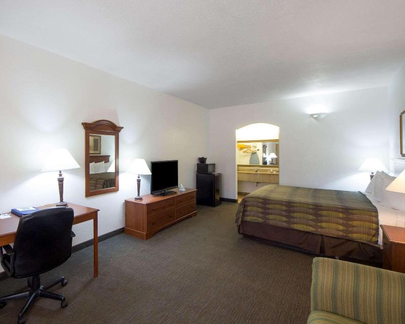 Quality Inn & Suites La Puerta image