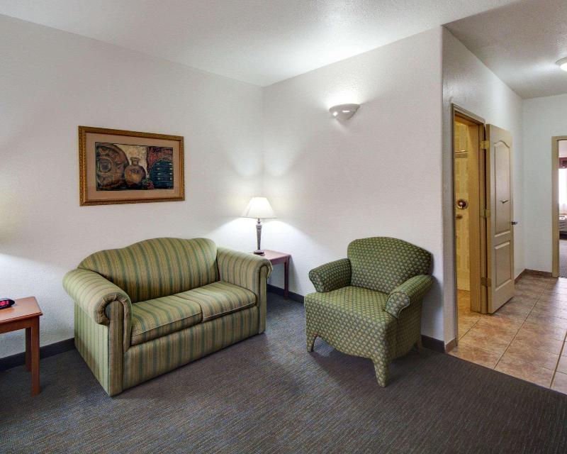 Quality Inn & Suites La Puerta image