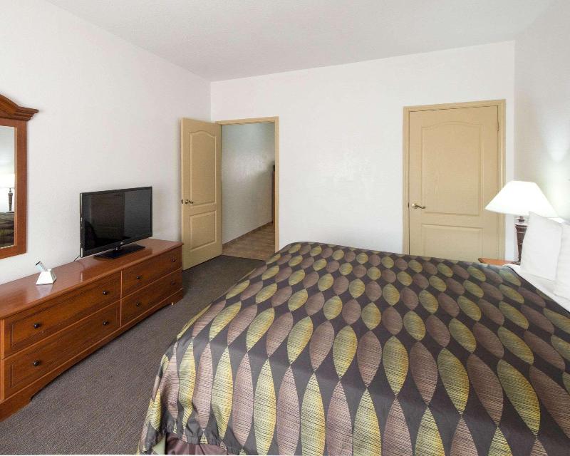Quality Inn & Suites La Puerta image