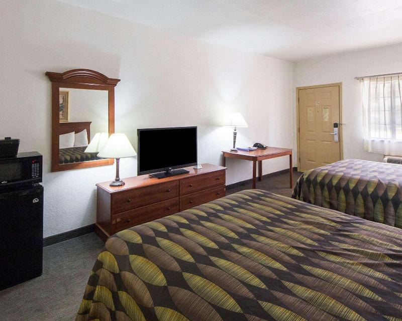 Quality Inn & Suites La Puerta image