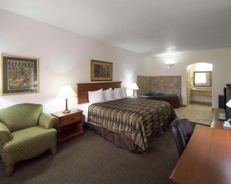Quality Inn & Suites La Puerta image
