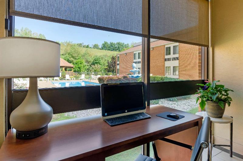 Comfort Inn Bluefield image