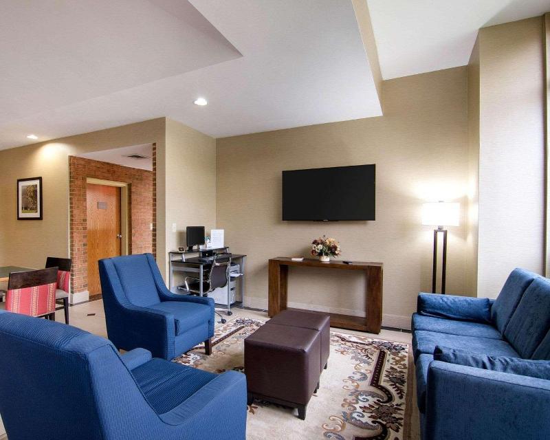 Comfort Inn Bluefield image