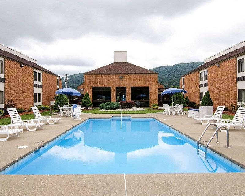 Comfort Inn Bluefield image