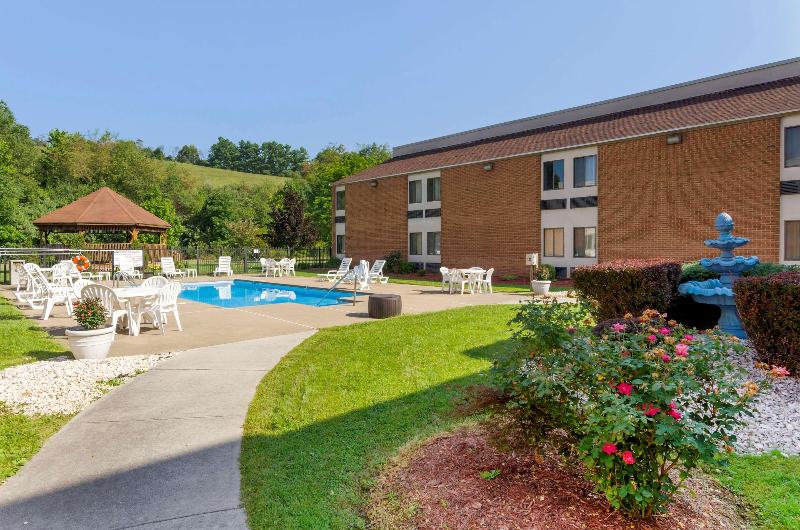 Comfort Inn Bluefield image
