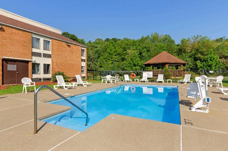 Comfort Inn Bluefield image