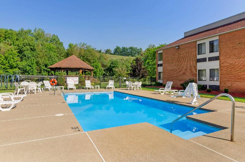 Comfort Inn Bluefield image