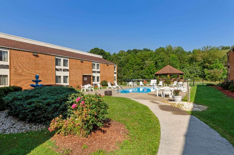 Comfort Inn Bluefield image
