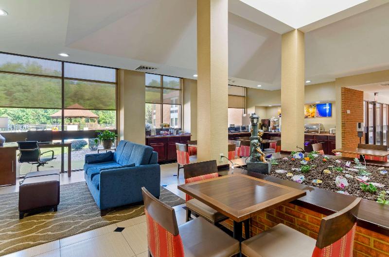 Comfort Inn Bluefield image