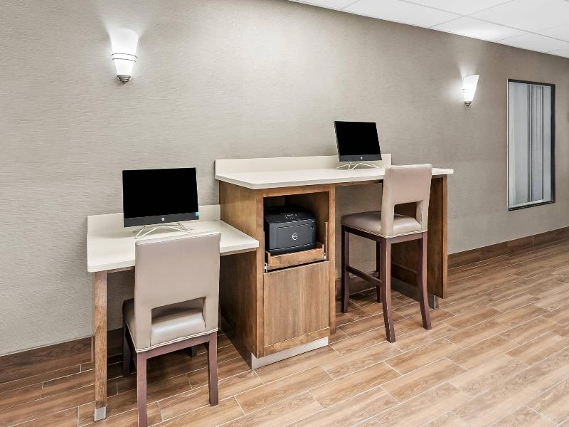 Comfort Suites Near Potomac Mills image