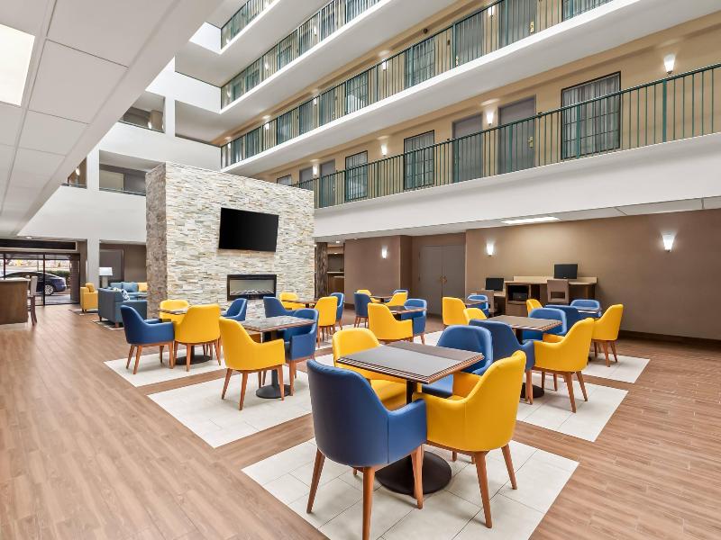 Comfort Suites Near Potomac Mills image