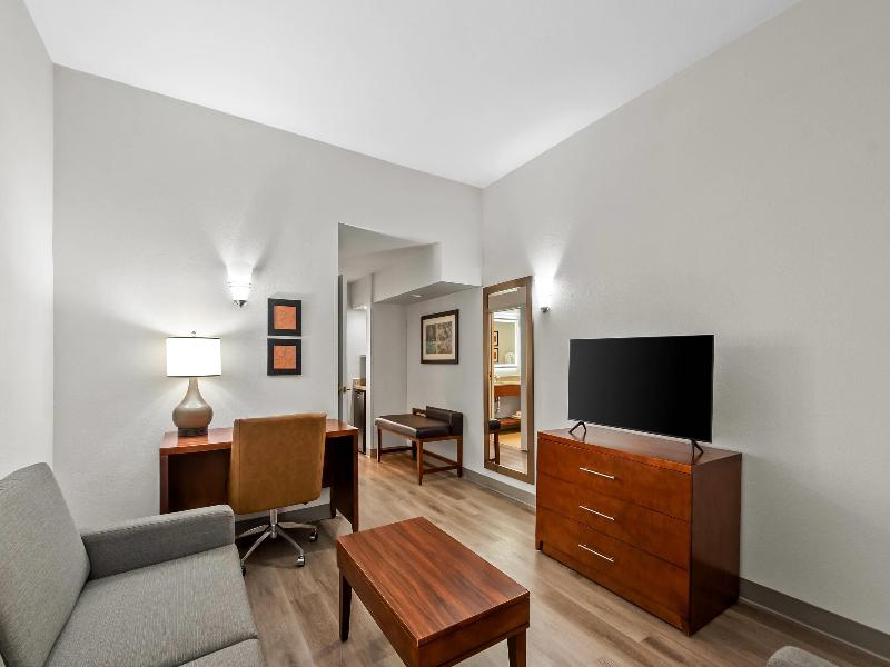 Comfort Suites Near Potomac Mills image