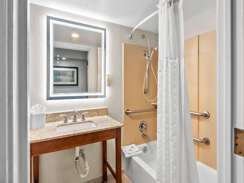 Comfort Suites Near Potomac Mills image