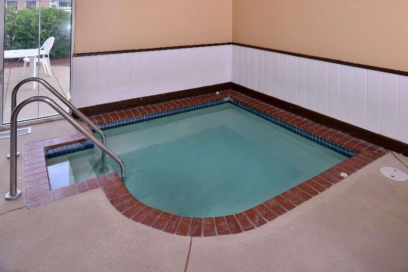 Quality Inn & Suites Wittenberg image