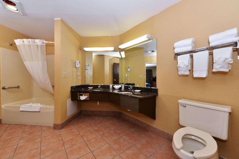 Quality Inn & Suites Wittenberg image