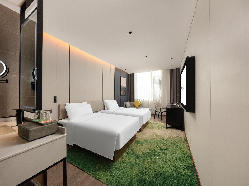Wyndham Garden Shanghai Pudong image