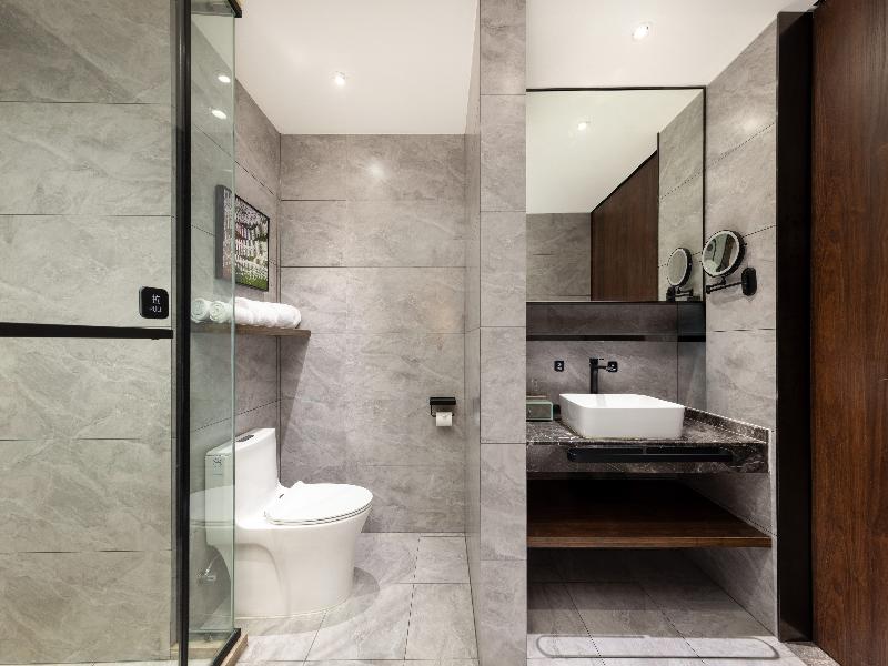 Wyndham Garden Shanghai Pudong image