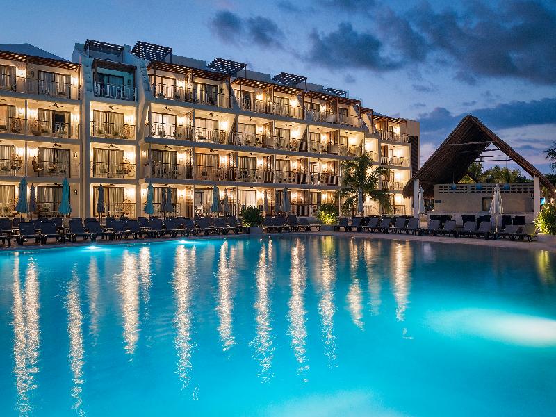 El Beso Adults Only at Ocean Riviera Paradise AI image