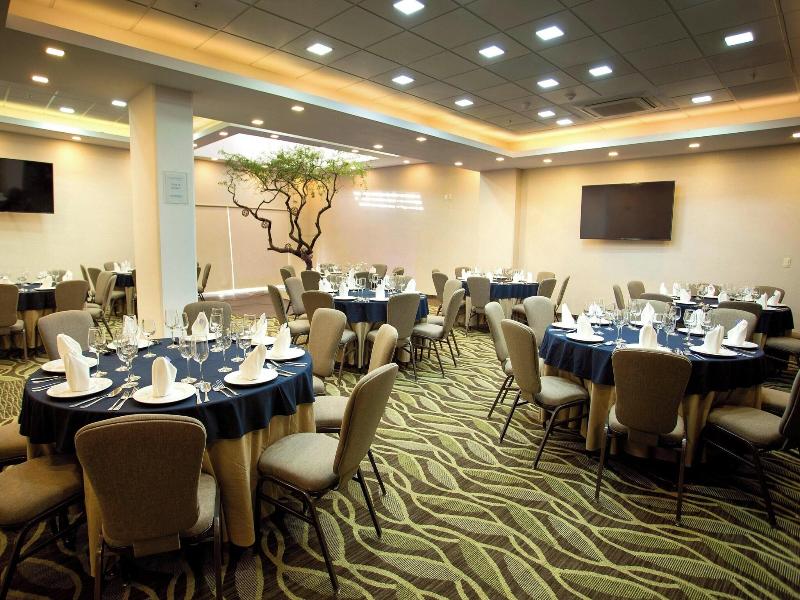 Four Points  By Sheraton Queretaro Norte image