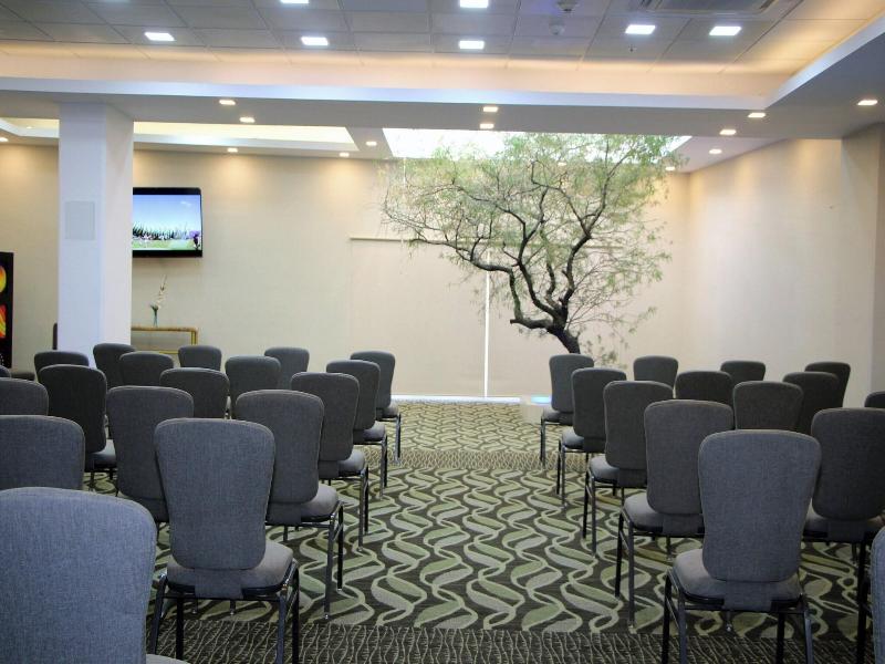Four Points  By Sheraton Queretaro Norte image