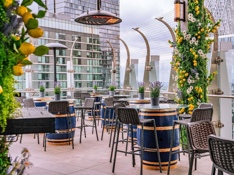 Novotel London Canary Wharf image